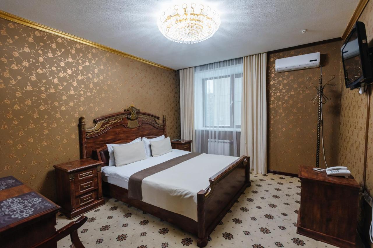 Altyn Adam Hotel Petropavlovsk Esterno foto