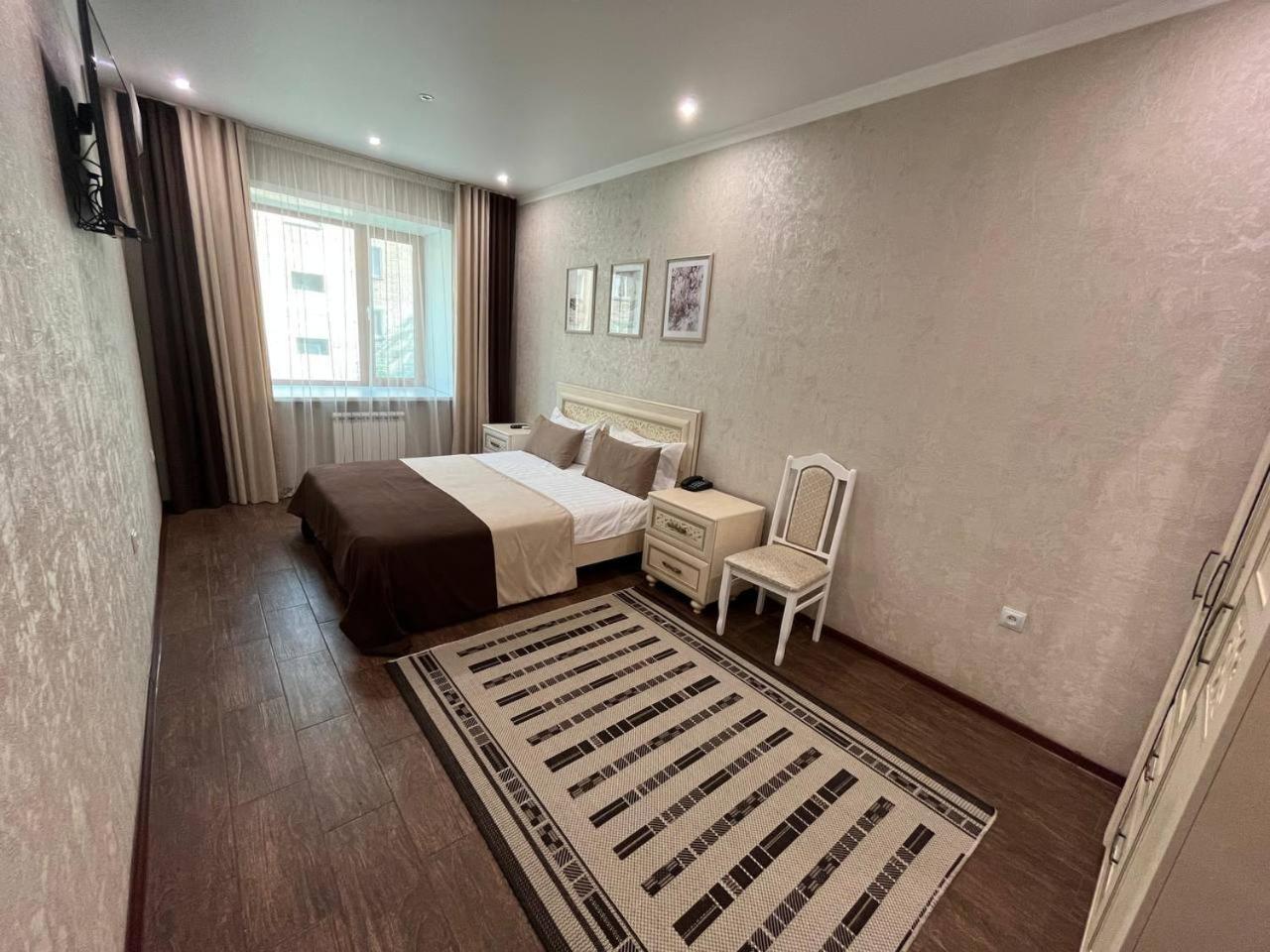 Altyn Adam Hotel Petropavlovsk Esterno foto