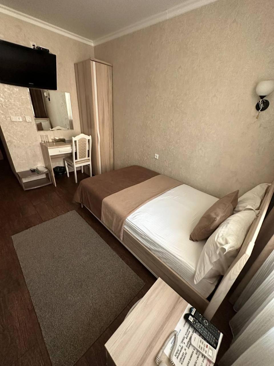 Altyn Adam Hotel Petropavlovsk Esterno foto