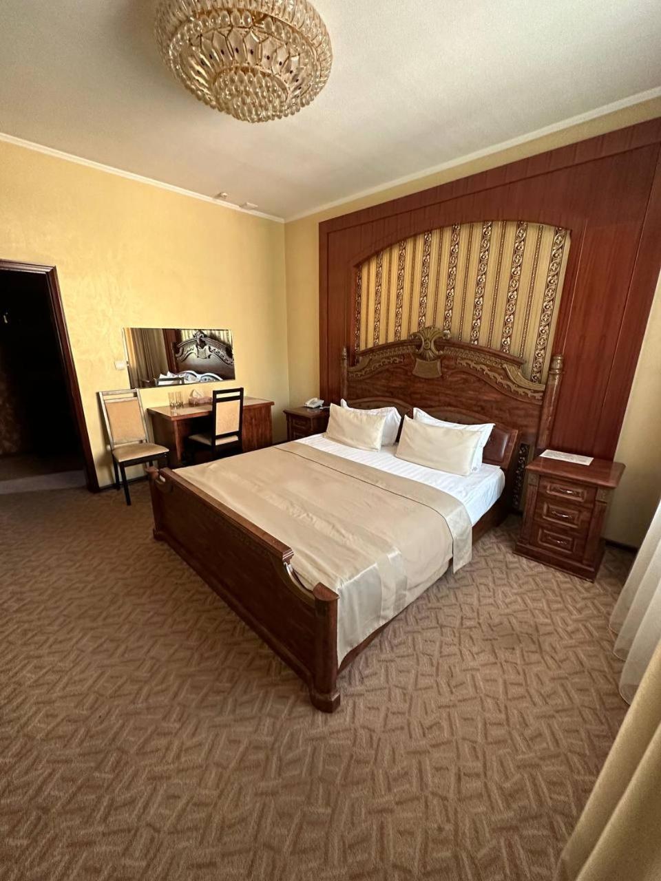 Altyn Adam Hotel Petropavlovsk Esterno foto