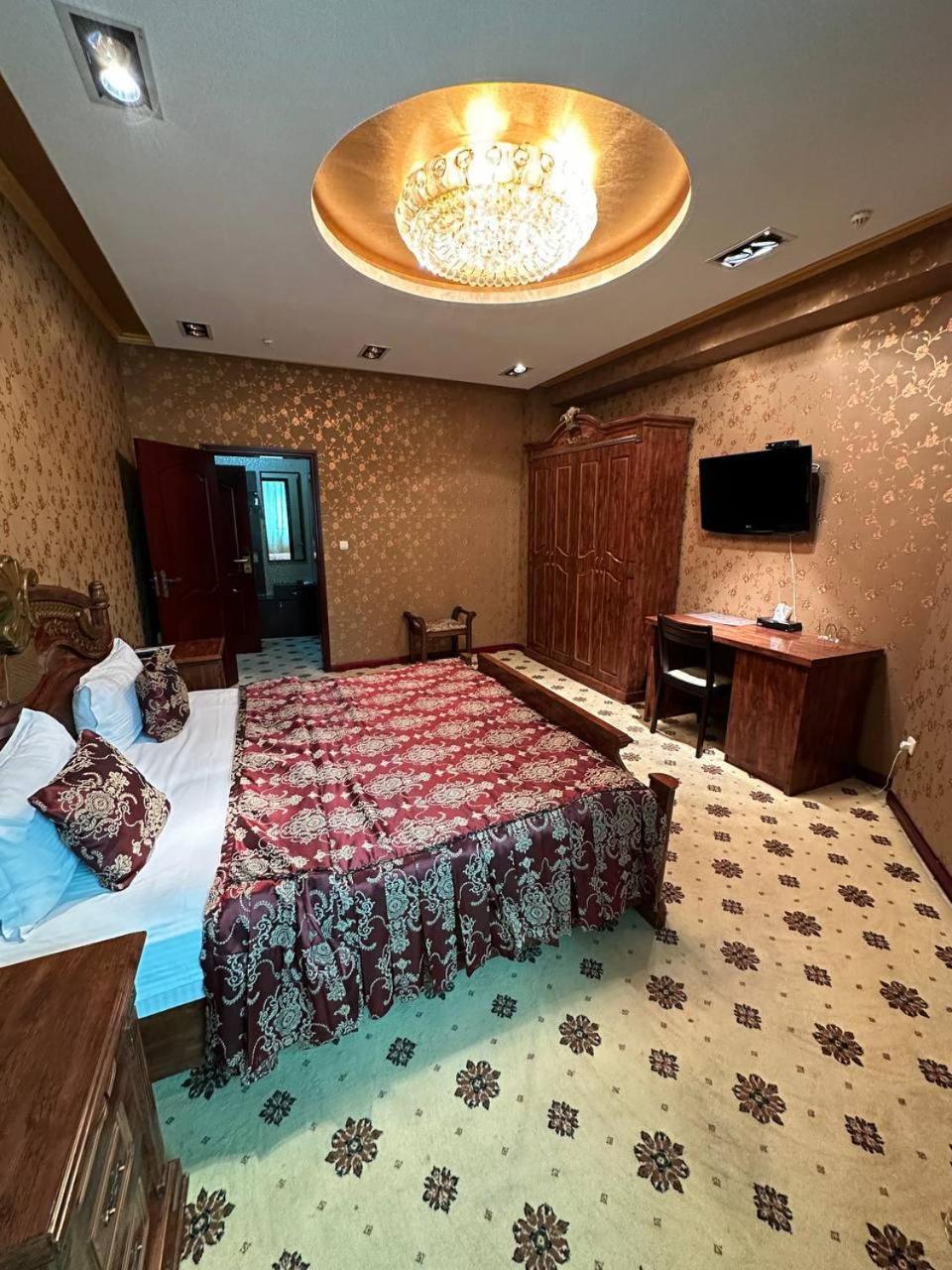 Altyn Adam Hotel Petropavlovsk Esterno foto