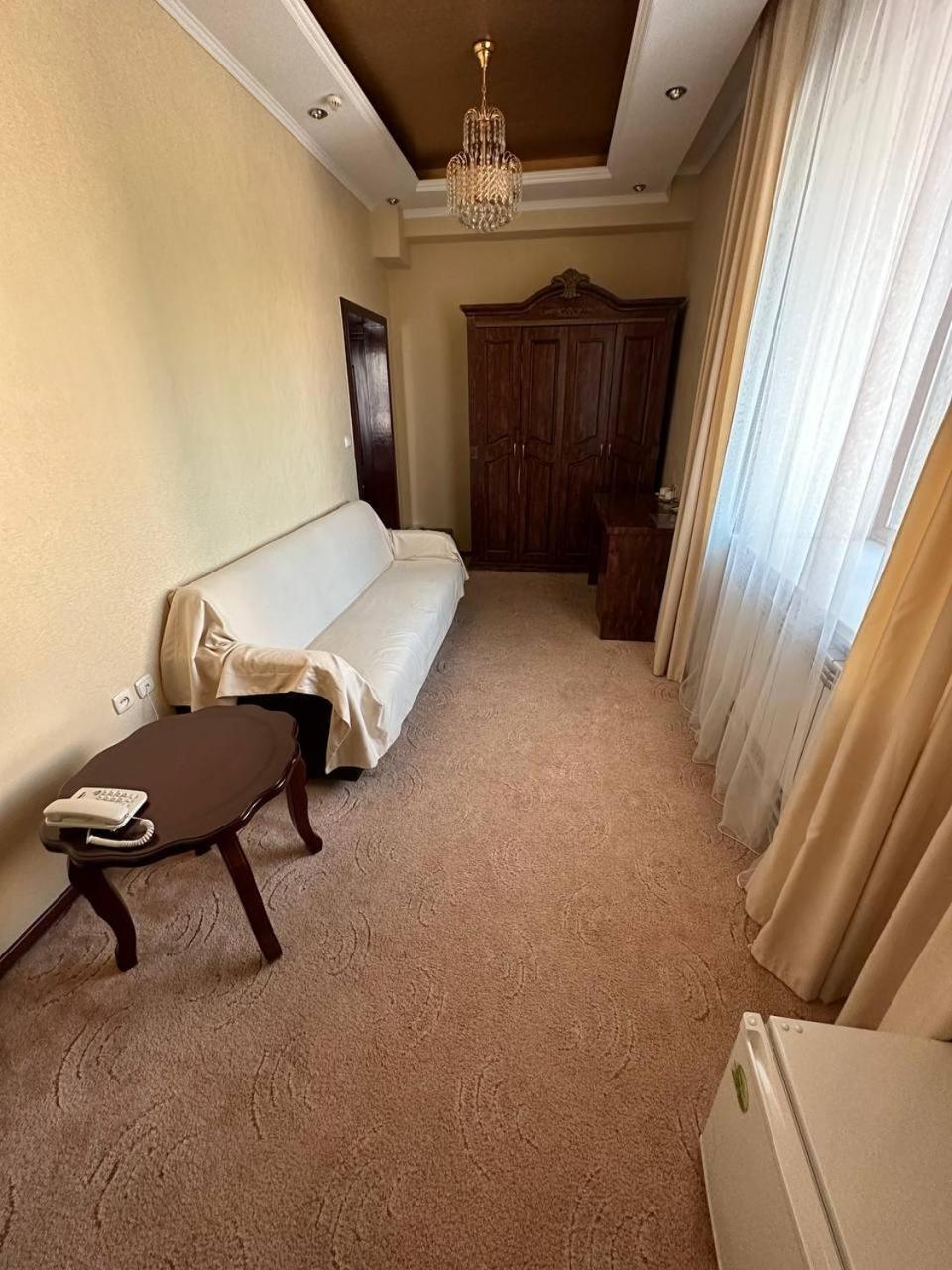 Altyn Adam Hotel Petropavlovsk Esterno foto