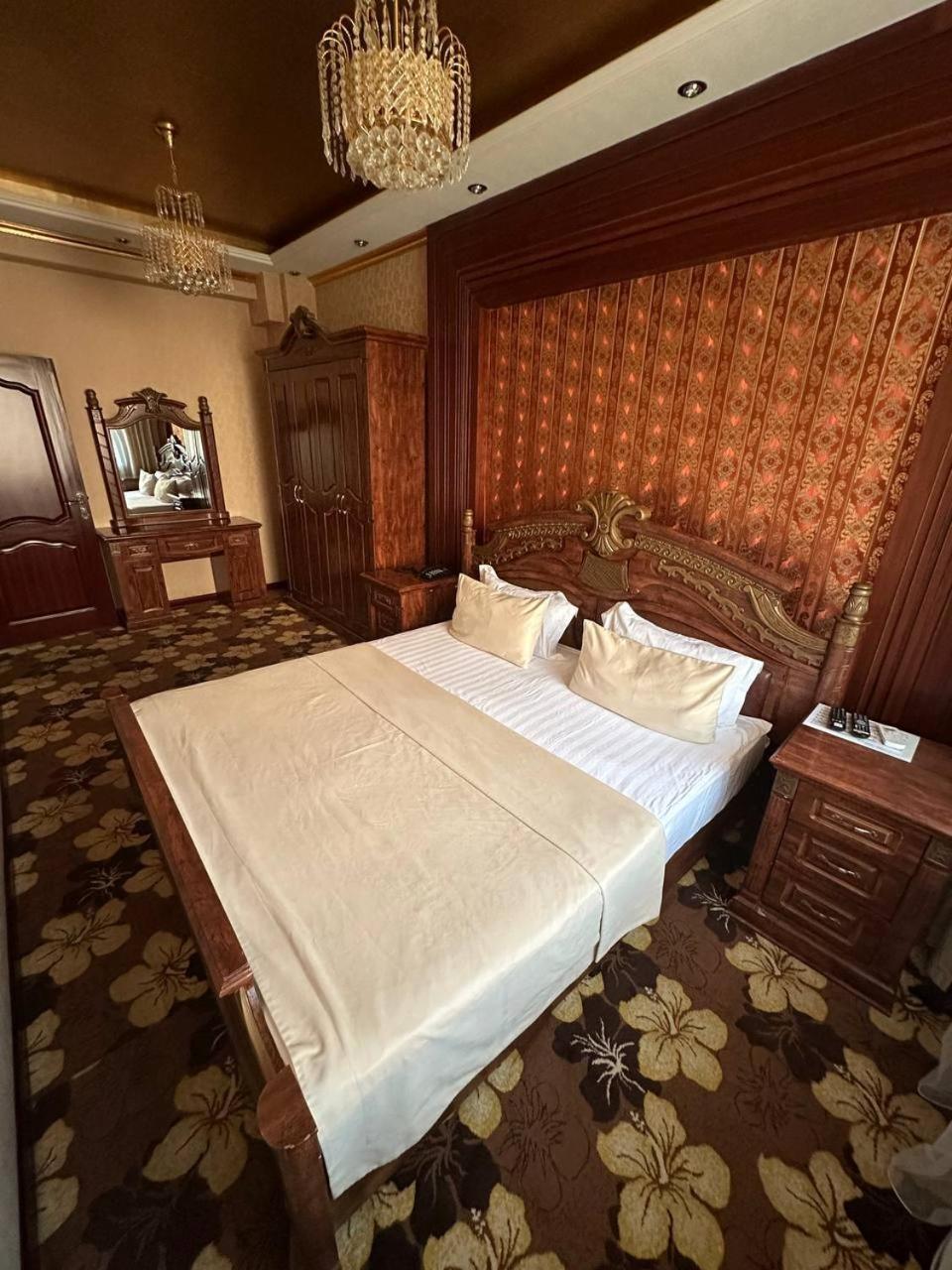 Altyn Adam Hotel Petropavlovsk Esterno foto