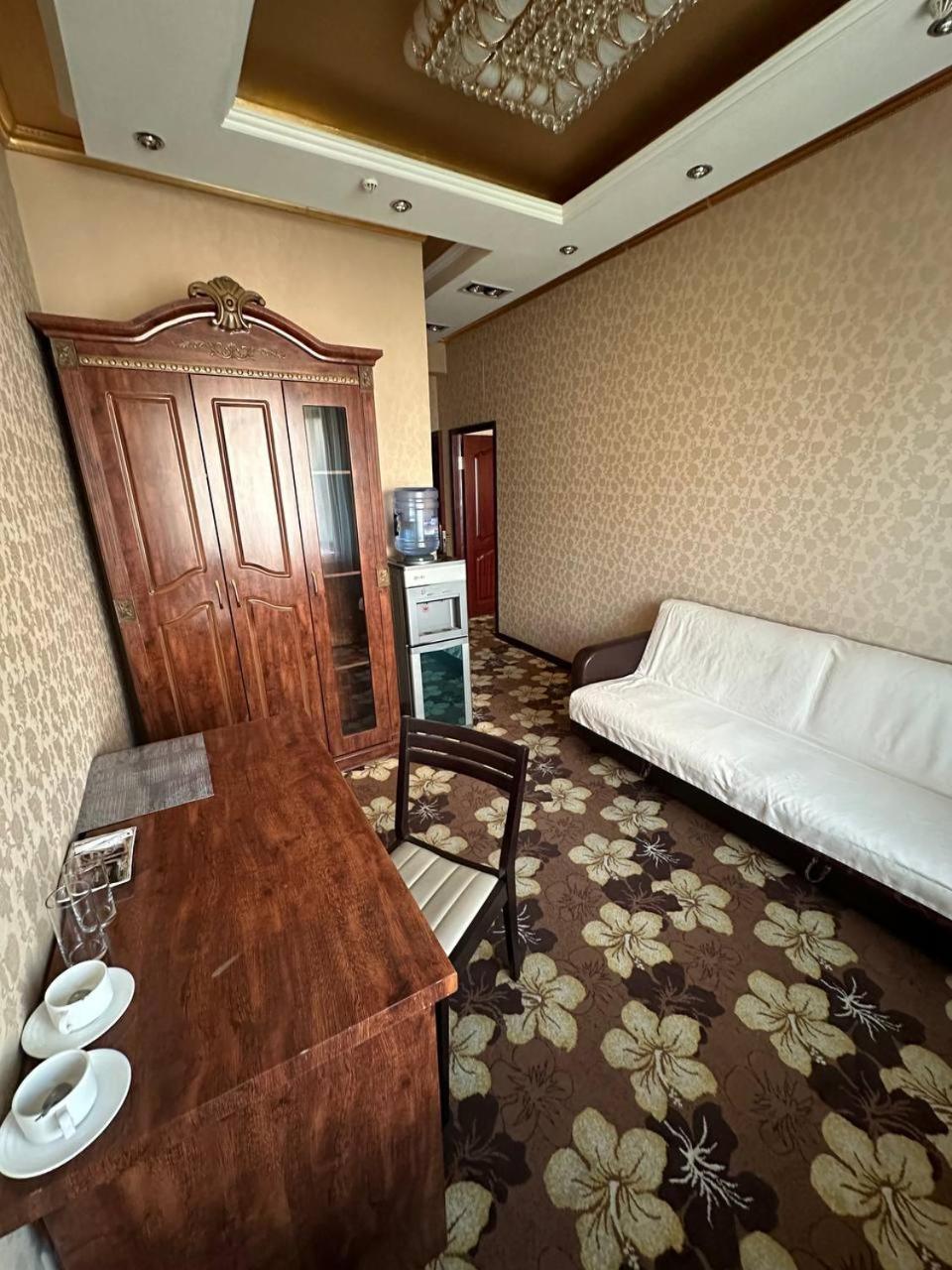 Altyn Adam Hotel Petropavlovsk Esterno foto