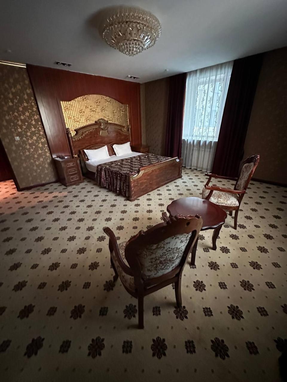 Altyn Adam Hotel Petropavlovsk Esterno foto