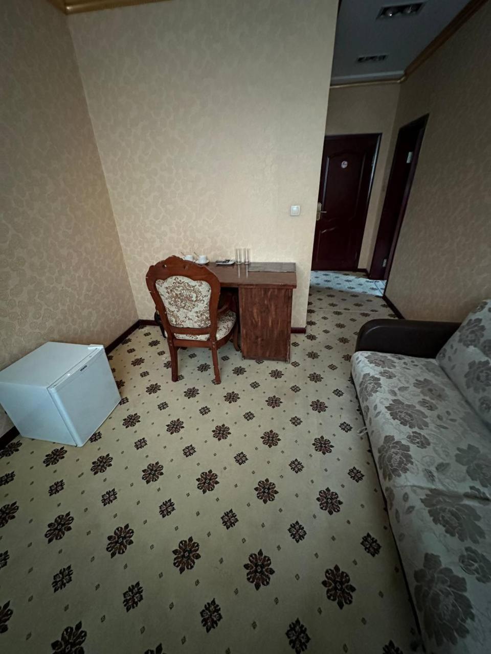 Altyn Adam Hotel Petropavlovsk Esterno foto